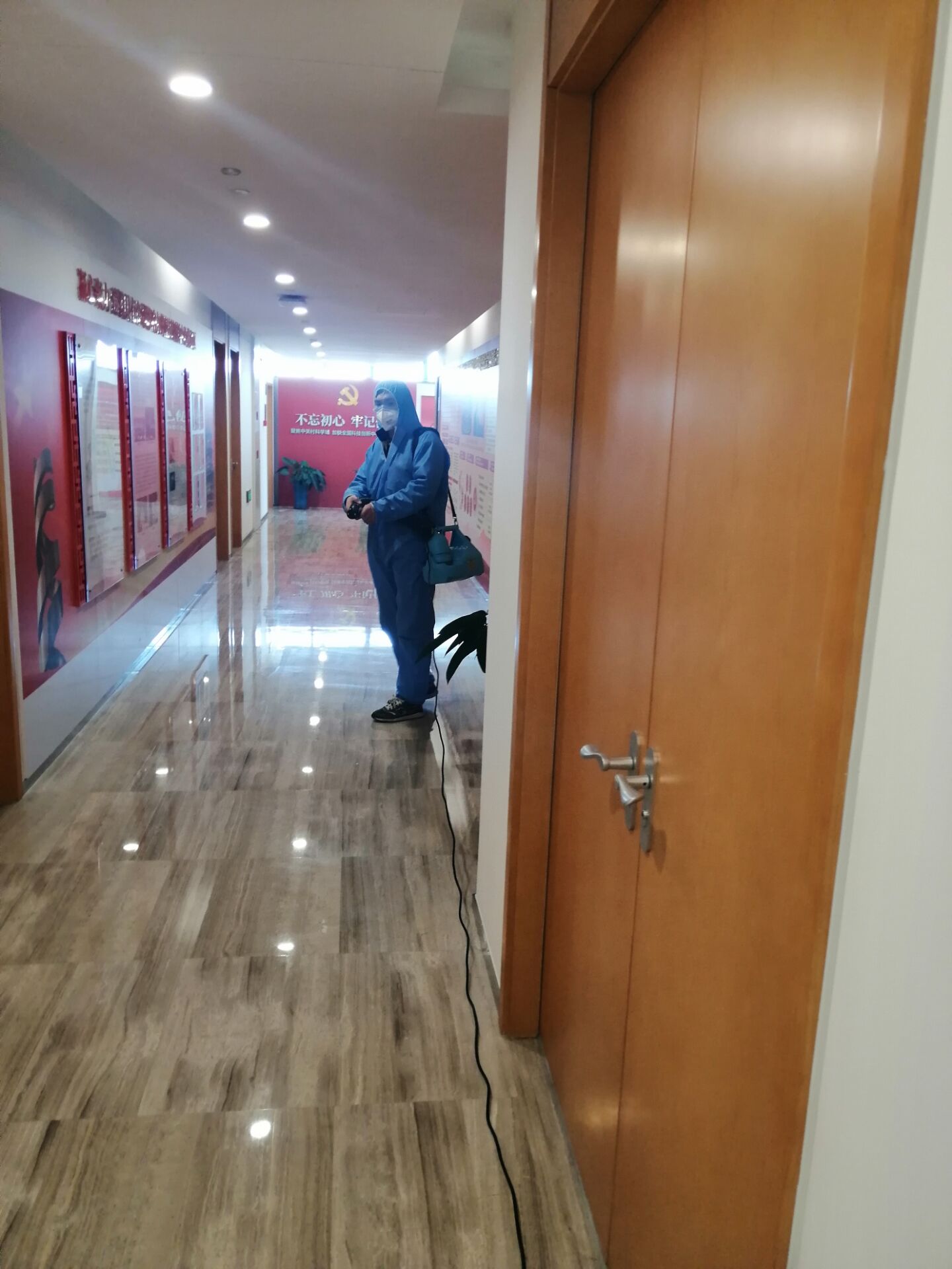 辦公區(qū)消毒防疫公司哪家好看注意緊急處理方法